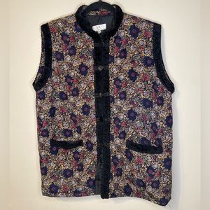 Vintage eclectic vest with fur trim
